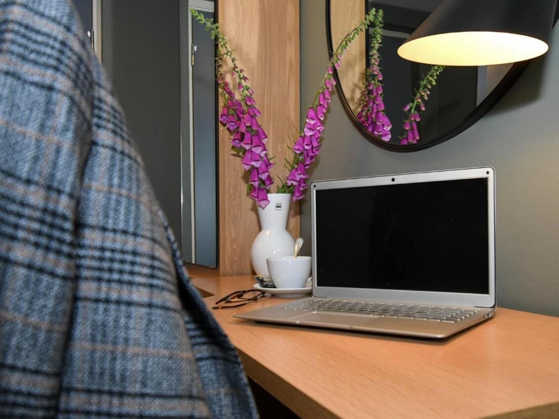 Hasse Pa Sjoekanten Hotell & Restaurang Jonkoping Bagian luar foto
