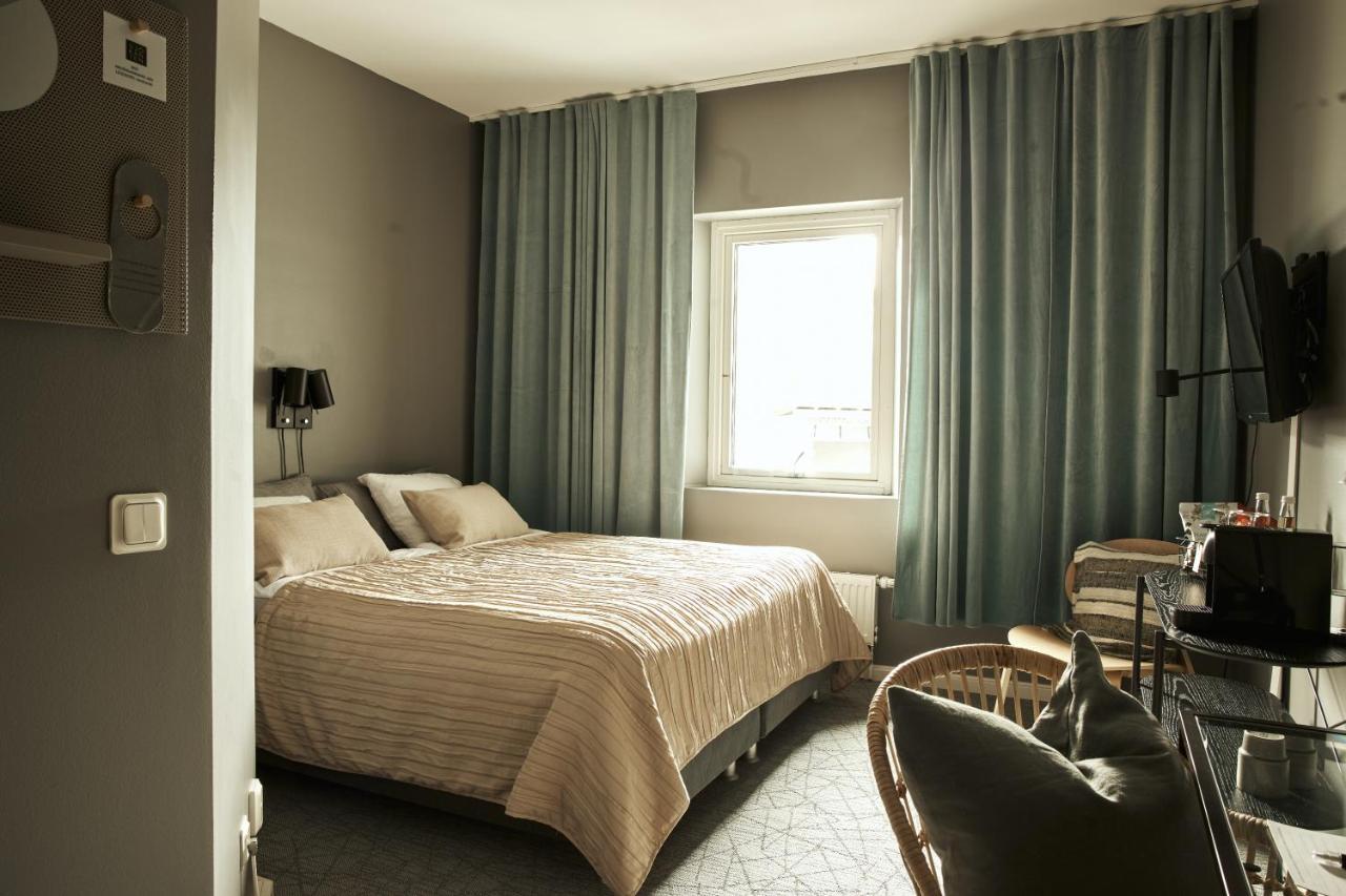 Hasse Pa Sjoekanten Hotell & Restaurang Jonkoping Bagian luar foto