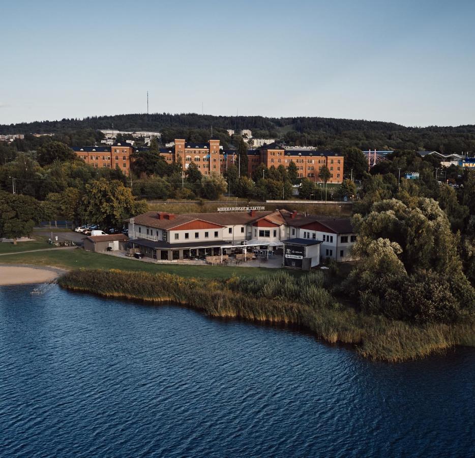 Hasse Pa Sjoekanten Hotell & Restaurang Jonkoping Bagian luar foto