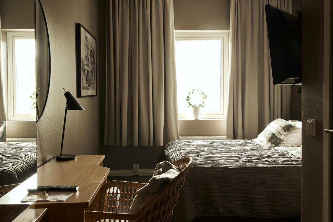 Hasse Pa Sjoekanten Hotell & Restaurang Jonkoping Bagian luar foto