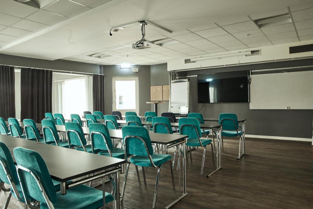 Hasse Pa Sjoekanten Hotell & Restaurang Jonkoping Bagian luar foto