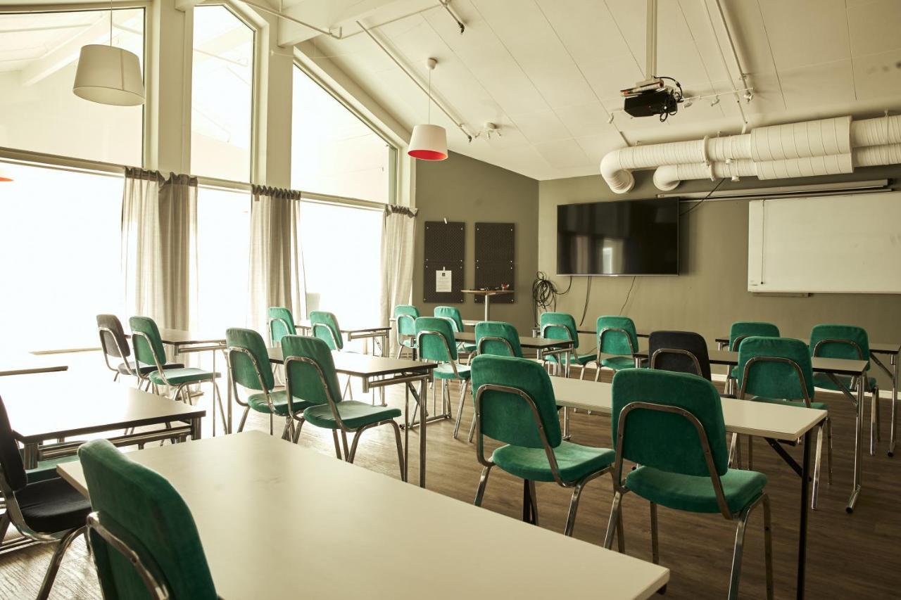 Hasse Pa Sjoekanten Hotell & Restaurang Jonkoping Bagian luar foto