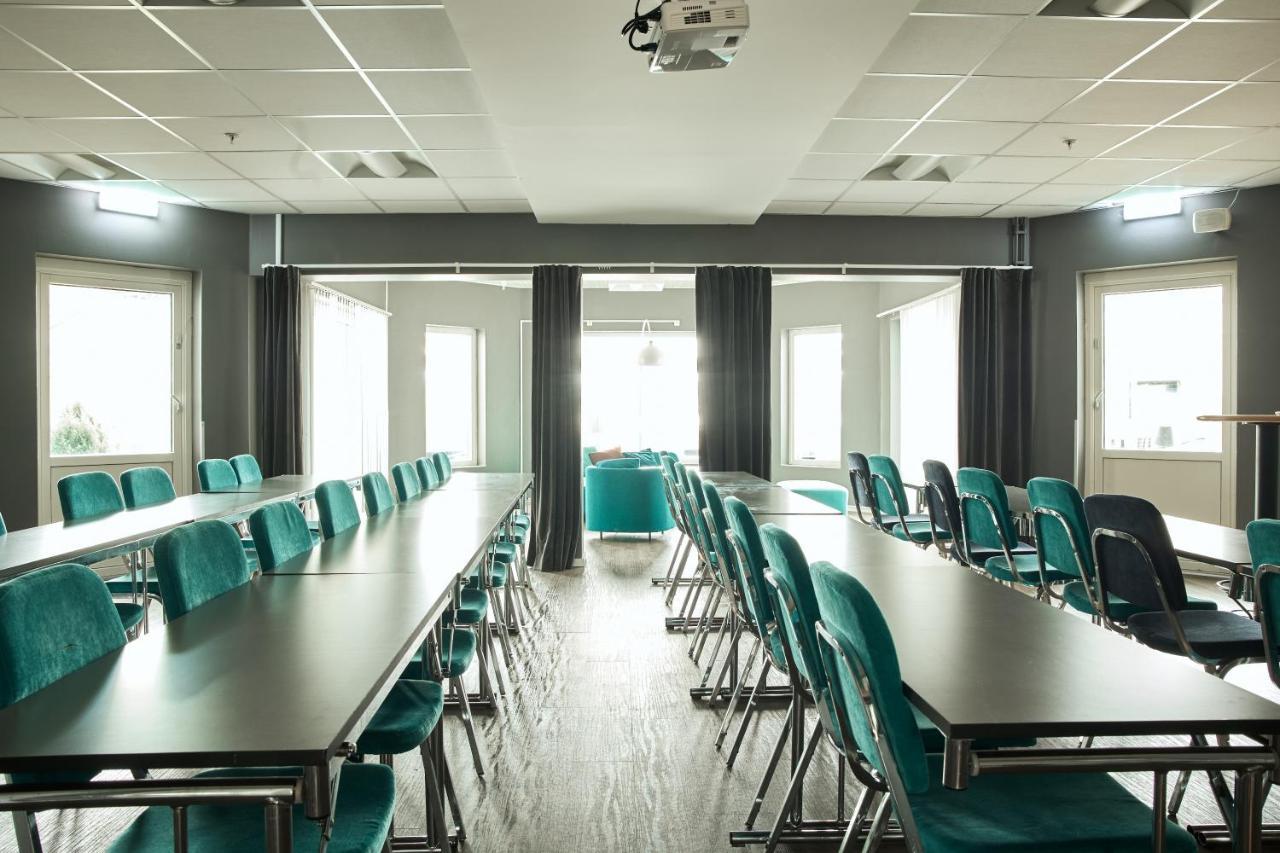 Hasse Pa Sjoekanten Hotell & Restaurang Jonkoping Bagian luar foto