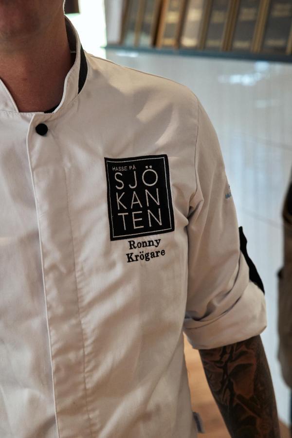 Hasse Pa Sjoekanten Hotell & Restaurang Jonkoping Bagian luar foto