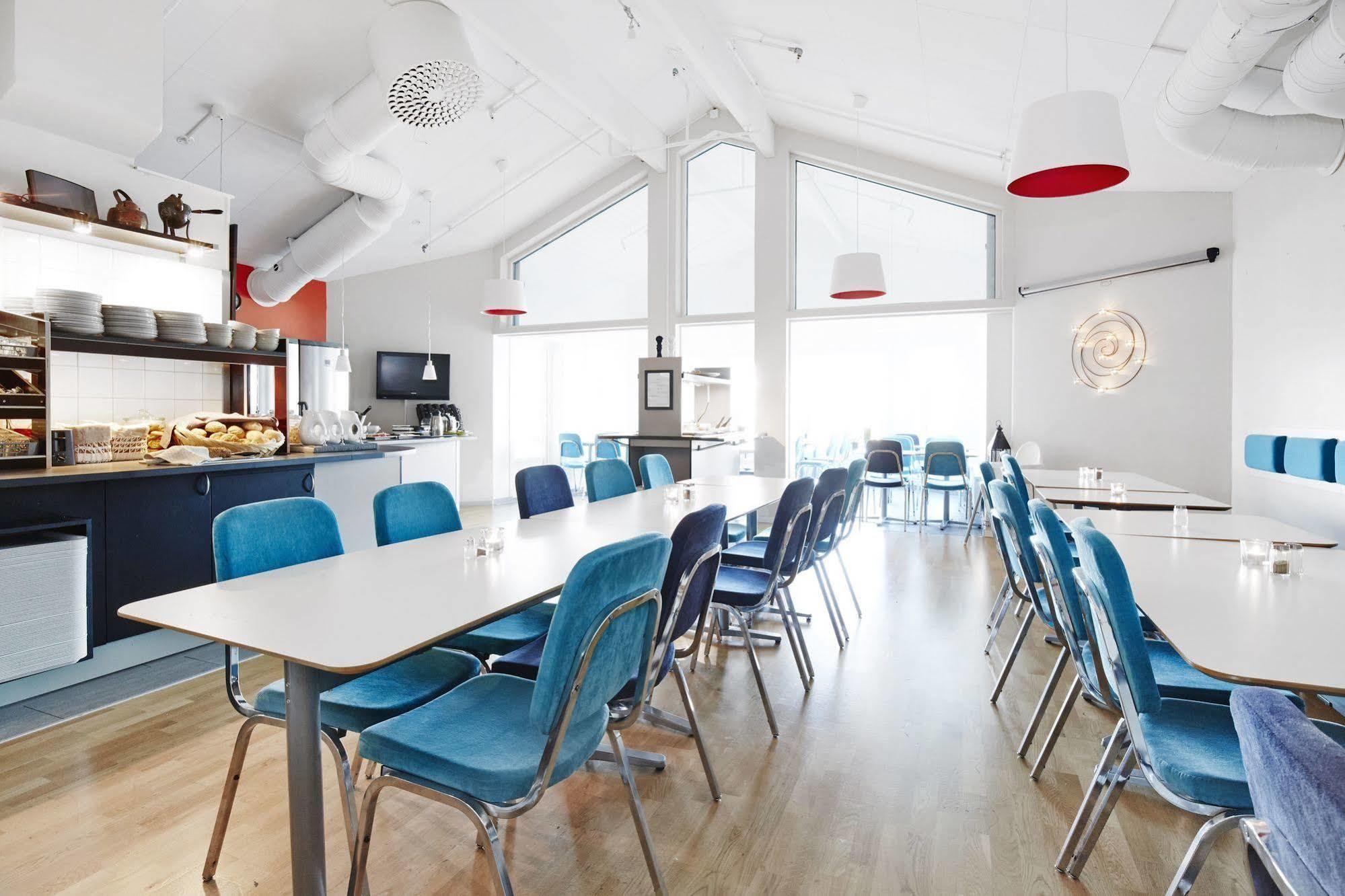 Hasse Pa Sjoekanten Hotell & Restaurang Jonkoping Bagian luar foto