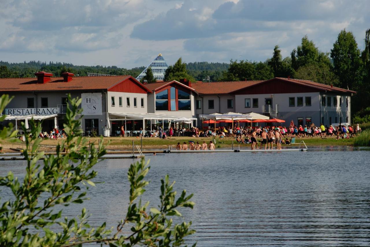 Hasse Pa Sjoekanten Hotell & Restaurang Jonkoping Bagian luar foto